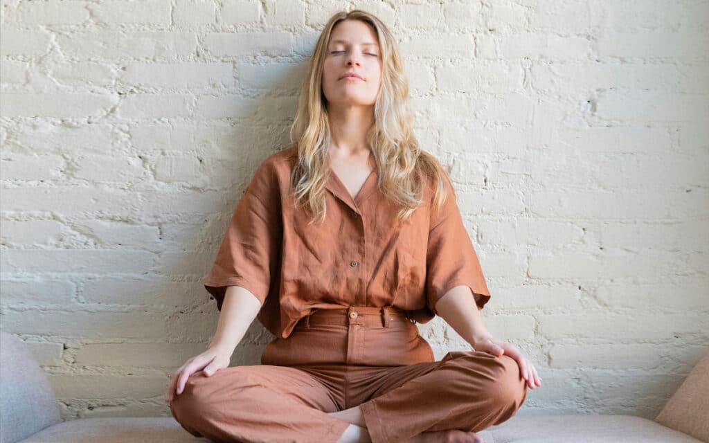 Oceanic breath (Ujjayi Pranayama) technique for promoting relaxation and improving mental focus